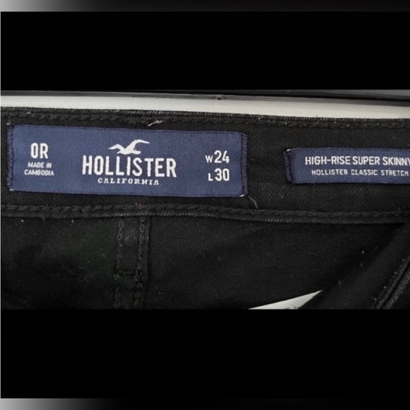 Women's Hollister Black Ripped Super-Skinny
Hi-Rise Jeans (24×30) - Picture 3 of 3
